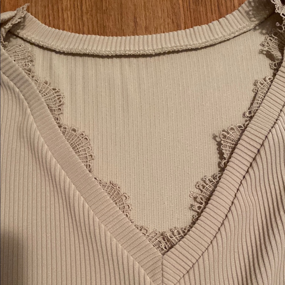 SHEIN Cream V-Neck Long Sleeve Ruffled Ribbed Top - Picture 4 of 4